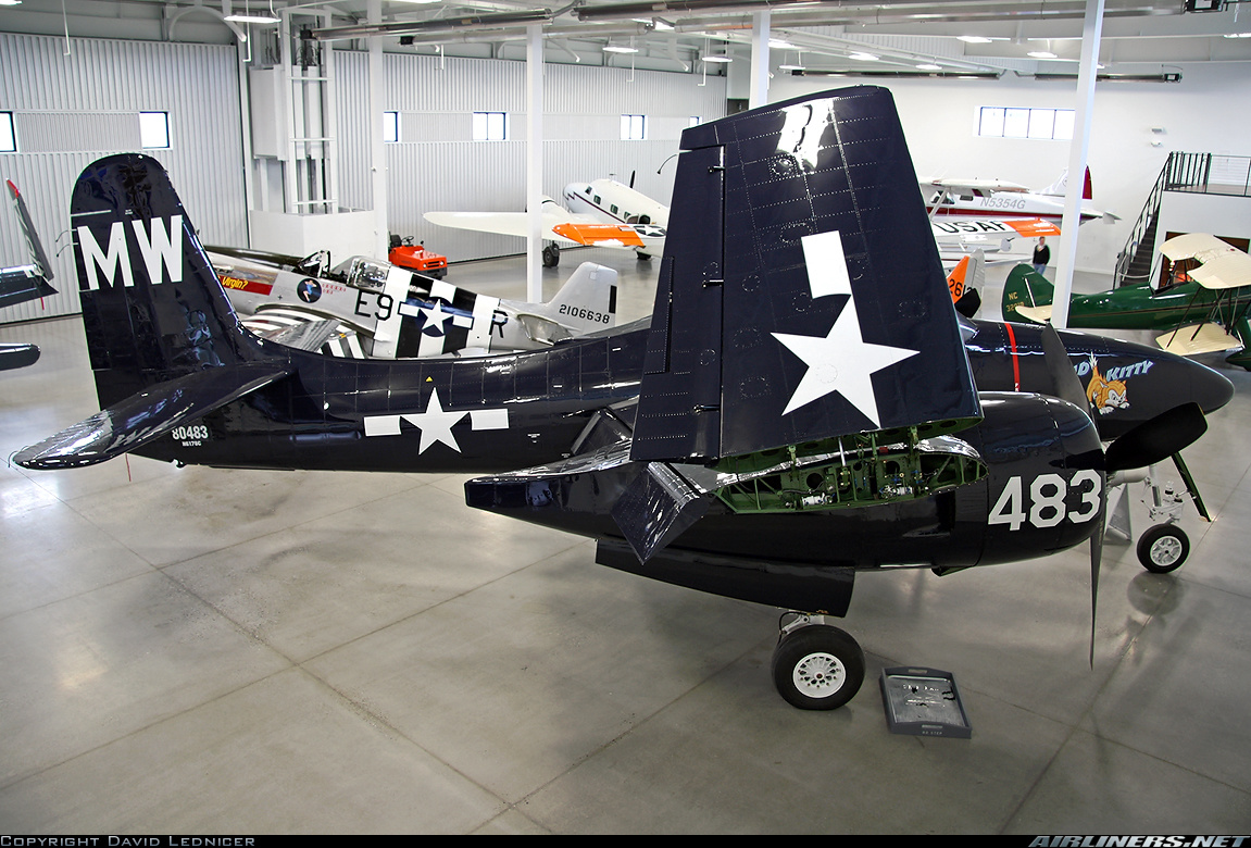Grumman F7F-3P Tigercat con número de Serie 80483 conservado en el Historic Flight Foundation en Seattle, Washington