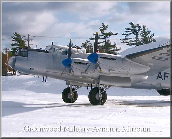 Avro 683 Lancaster 10aR Mc Nº de Serie KB839 se exhibe en el Greenwood Military Aviation Museum en Greenwood, Nueva Escocia, Canadá