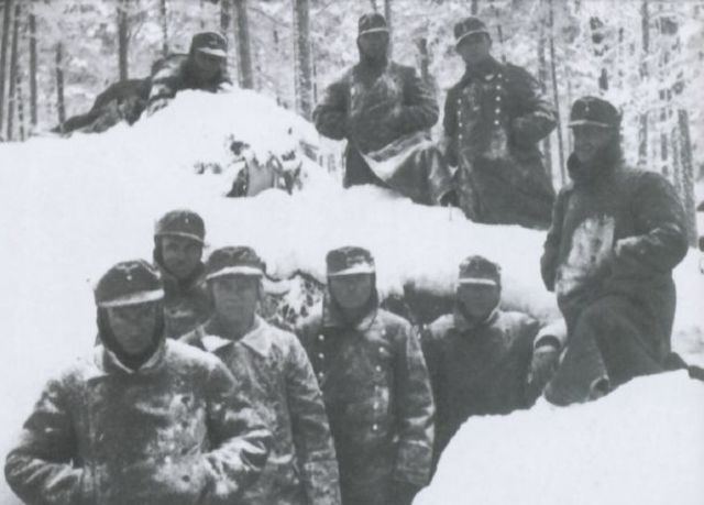 Soldados de la HGD en Prusia Oriental. Invierno 1945