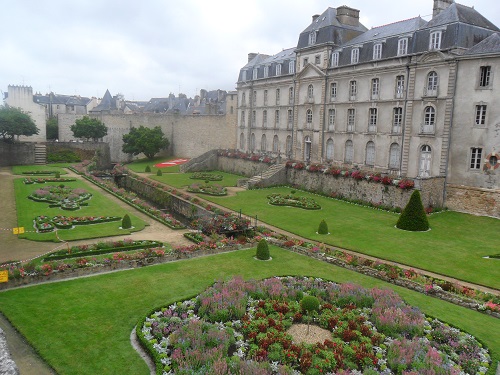 La Bretaña y sus encantos - Blogs de Francia - Día 2: Nantes - Rochefort en Terre- Vannes - Carnac - Auray (4)