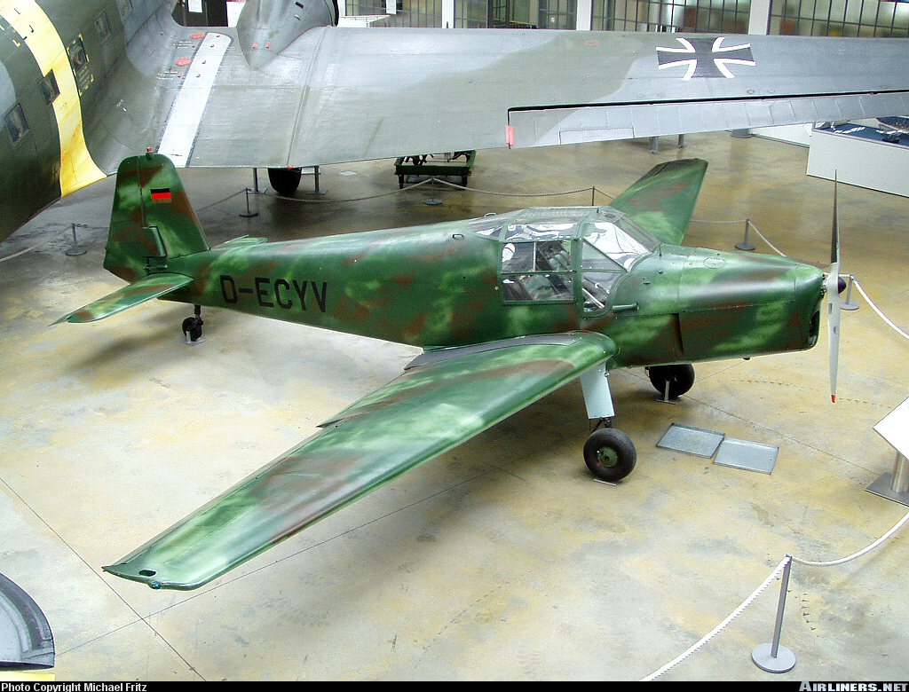 Bucker Bu-181B1 Bestmann con número de Serie 331381. Conservado en el Deutsches Museum