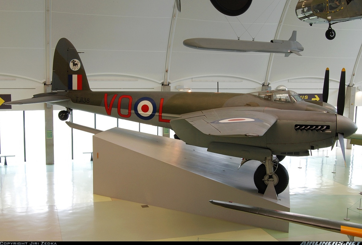 De Havilland DH.98 Mosquito TT.35 con número de Serie TJ138 conservado en el Royal Air Force Museum, Cosford, Inglaterra