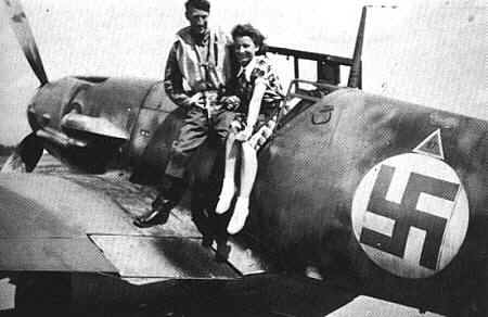 BF-109 del capitán Puhakka junto a su esposa