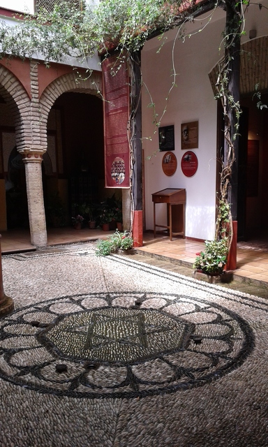 Patios de Córdoba - Blogs de España - Casa de las Cabezas/ Reales Alcaceres/Casa de Sefarad y Medina Azahara (7)