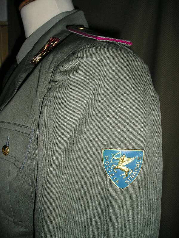 Uniforme Polizia Stradale - pagina 2